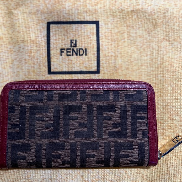 Fendi wallet - Picture 4 of 4